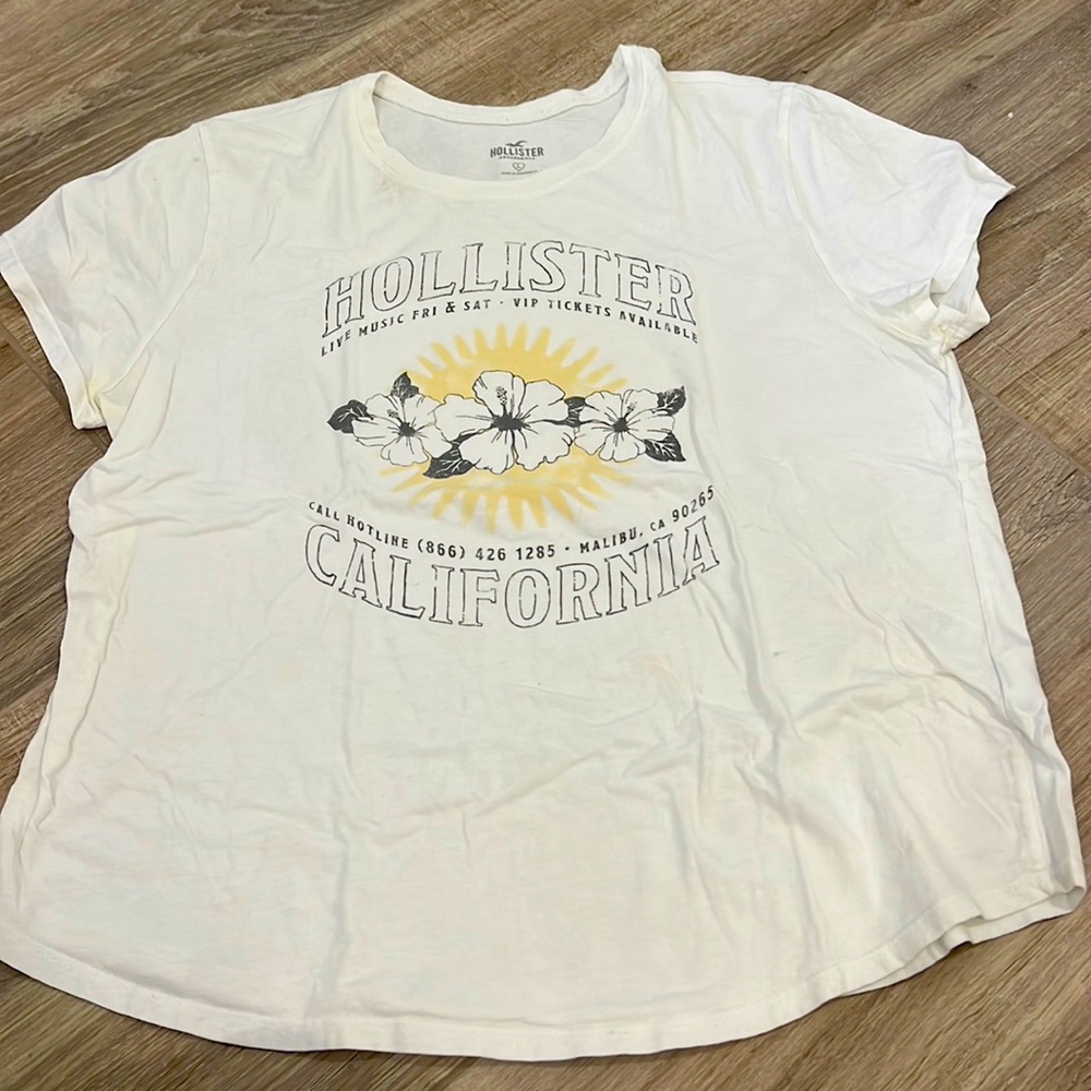 Hollister Graphic T-Shirt